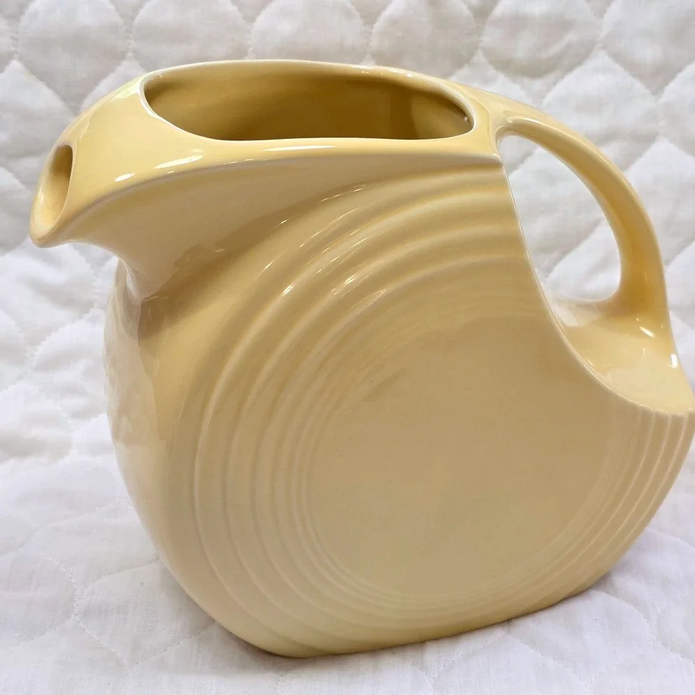 Vintage Fiesta Disc Pitcher Pale Yellow Homer Laughlin Ceramic Art Deco USA
